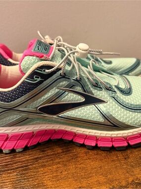 Brooks Women's Mint and Pink Running Sneakers